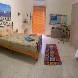 Tradtional One Bedroom Appartement